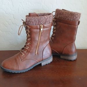 NWOT Lace Up Combat Boots Brown Womans Size 6.5